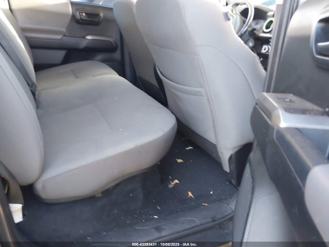 3TMCZ5AN9JM141027 Toyota Tacoma Sr5 V6