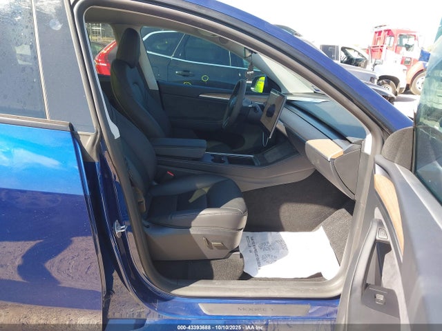 2024 TESLA MODEL Y 7SAYGDEDXRA309703 Photo 4