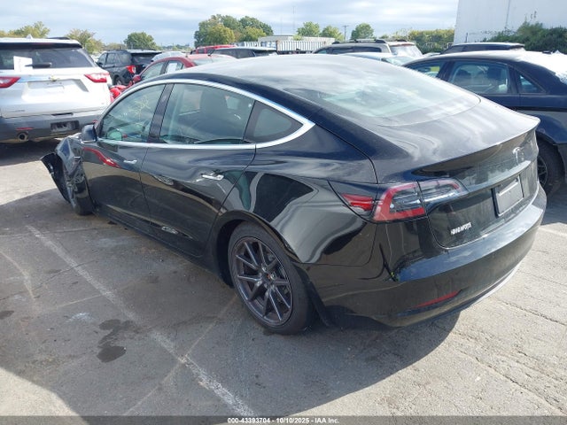 2019 TESLA MODEL 3 5YJ3E1EA5KF296465 Photo 2