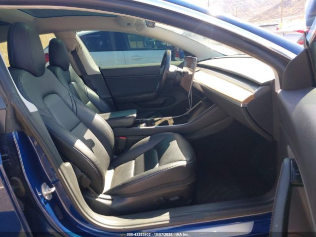 2019 TESLA MODEL 3 5YJ3E1EB7KF365598 Photo 4