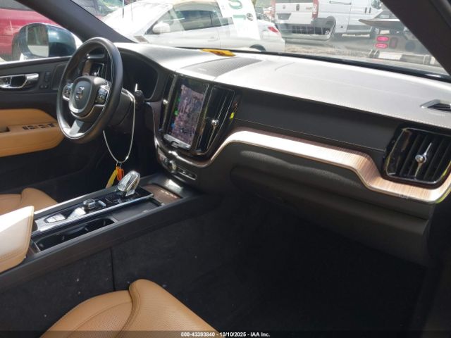 2022 VOLVO XC60 YV4062RL8N1077916 Photo 4