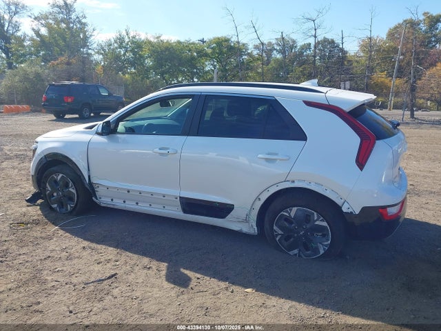 KIA Niro Ev Wind 2025 KNDCR3L13S5135830 Image 14
