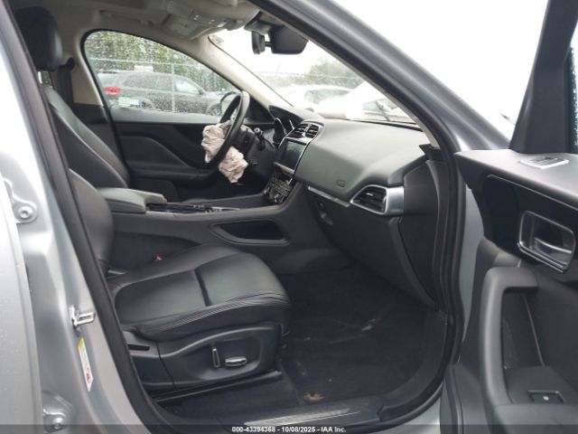 2019 JAGUAR F-PACE SADCJ2FX4KA612942 Photo 4