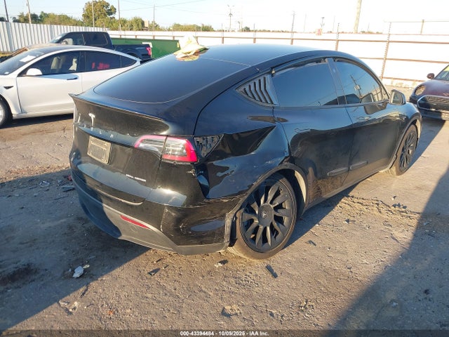 2023 TESLA MODEL Y 7SAYGAEE0PF861752 Photo 3