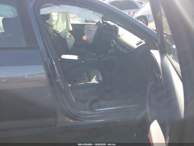 2019 AUDI A4 WAUENAF47KA013104 Photo 4