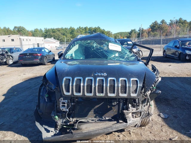 1C4PJMCB4HW545305 Jeep Cherokee Latitude 4x4