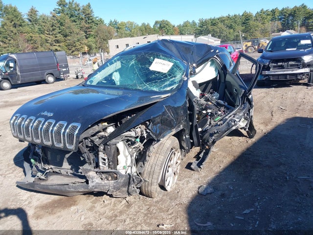 1C4PJMCB4HW545305 Jeep Cherokee Latitude 4x4