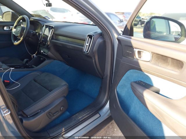 2023 VOLVO C40 RECHARGE PURE ELECTRIC YV4ED3GM7P2026420 Photo 4