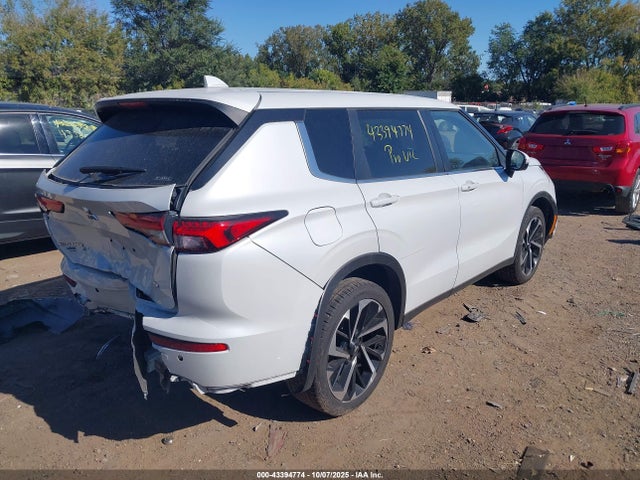 2022 MITSUBISHI OUTLANDER JA4J4UA82NZ090852 Photo 3