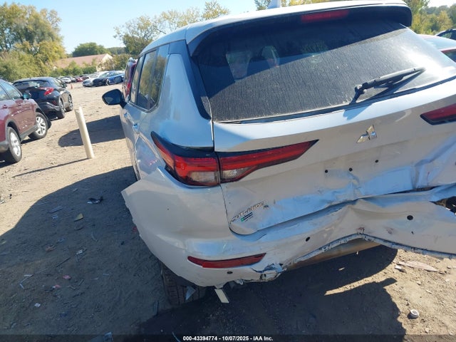2022 MITSUBISHI OUTLANDER JA4J4UA82NZ090852 Photo 5