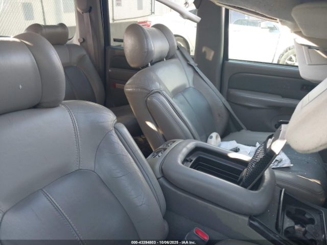 2001 GMC YUKON XL 1500 1GKFK66U71J253804 Photo 4