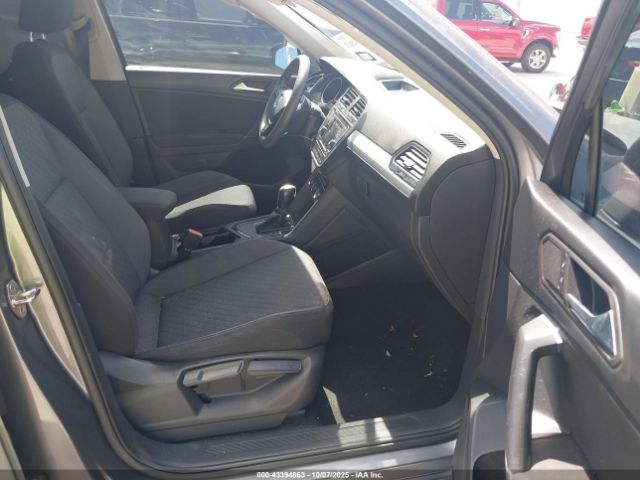 2020 VOLKSWAGEN TIGUAN 3VV1B7AX9LM008720 Photo 4
