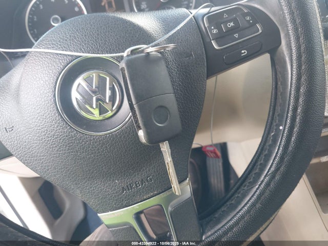 WVGAV7AX8FW600258 Volkswagen Tiguan