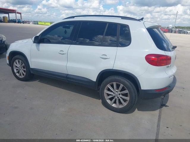 Volkswagen Tiguan 2015 WVGAV7AX8FW600258 Image 3