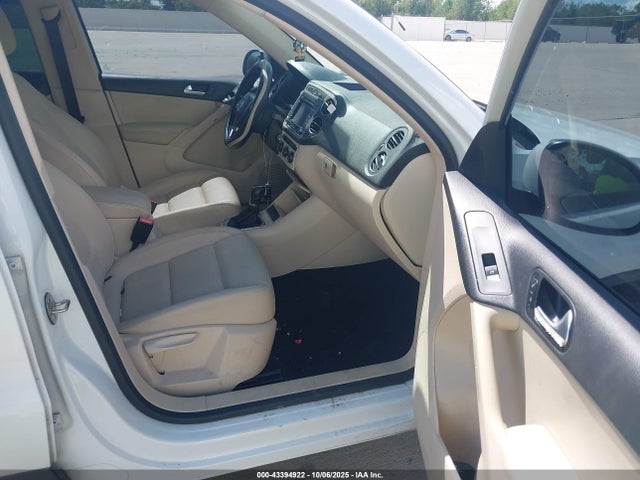Volkswagen Tiguan 2015 WVGAV7AX8FW600258 Image 5