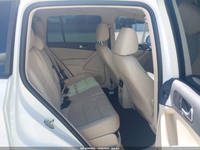 Volkswagen Tiguan 2015 WVGAV7AX8FW600258 Image 8