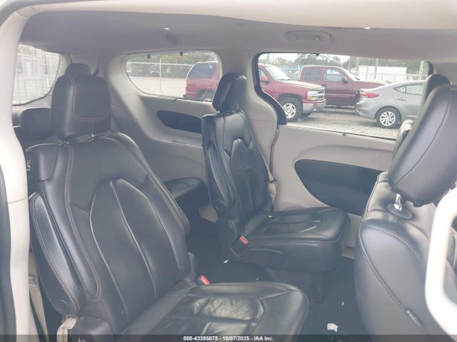 Chrysler Pacifica 2017 2C4RC1BG9HR642622 Image 8