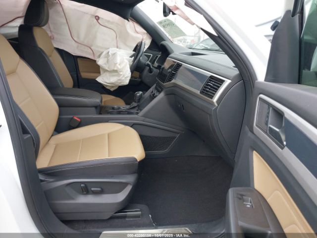 2022 VOLKSWAGEN ATLAS CROSS SPORT 1V2SC2CA7NC212544 Photo 4