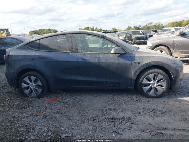 2023 TESLA MODEL Y 7SAYGDEE9PA161887 Photo 3