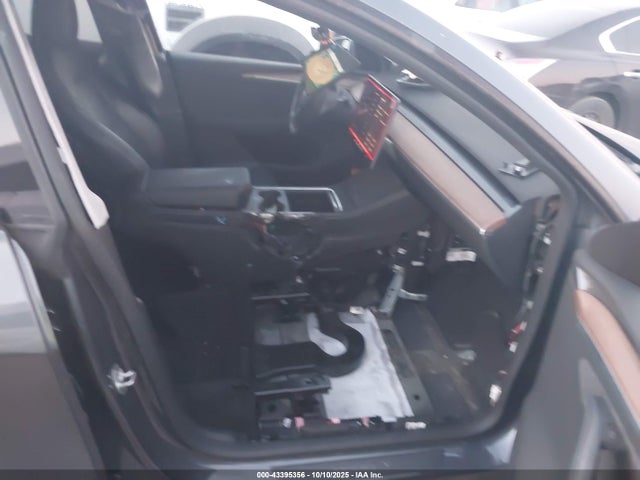 2023 TESLA MODEL Y 7SAYGDEE9PA161887 Photo 4