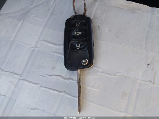 1VWAT7A34GC027012 Volkswagen 1.8t