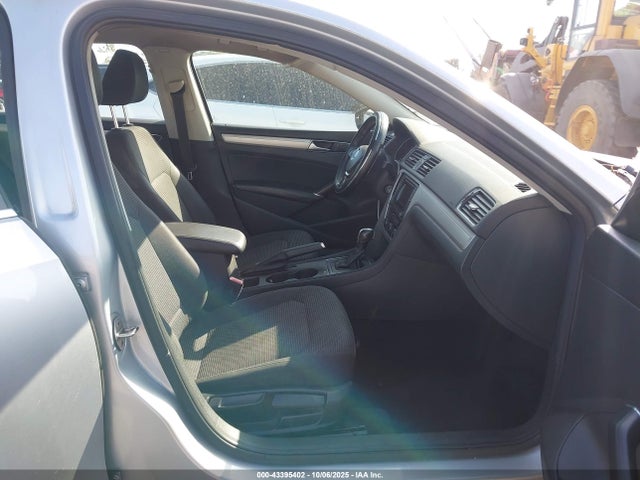 1VWAT7A34GC027012 Volkswagen 1.8t