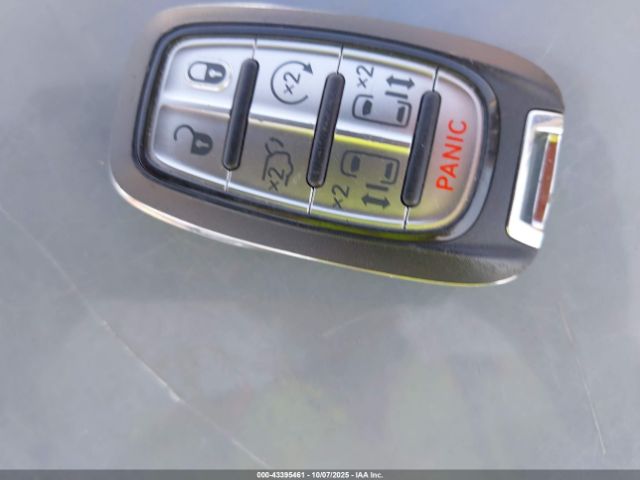 2022 CHRYSLER PACIFICA HYBRID 2C4RC1N76NR124541 Photo 10