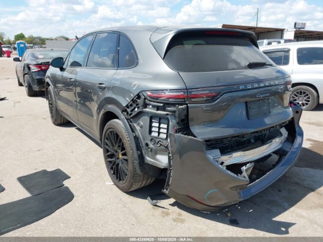 2019 PORSCHE CAYENNE WP1AA2AY2KDA08337 Photo 2