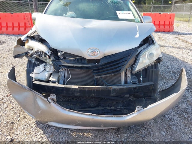 5TDKK3DC4ES465622 Toyota Sienna Le V6 8 Passenger