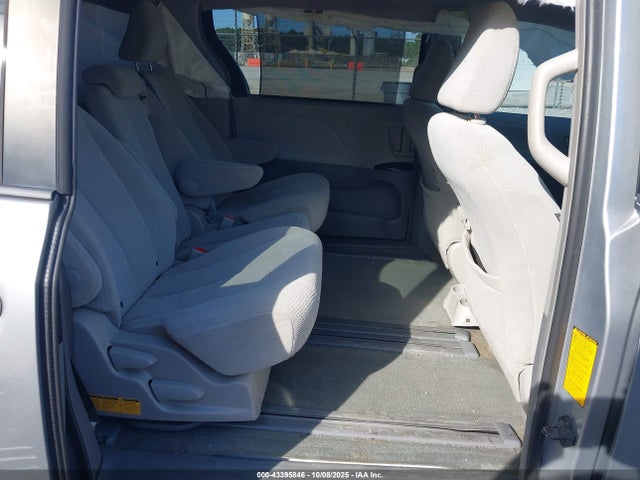 5TDKK3DC4ES465622 Toyota Sienna Le V6 8 Passenger