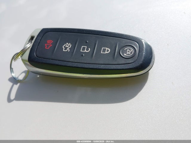 1FMCU0HDXKUA01687 Ford ESCAPE SEL