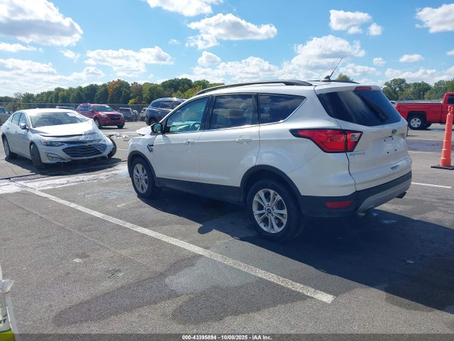 1FMCU0HDXKUA01687 Ford ESCAPE SEL