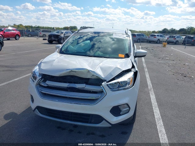 1FMCU0HDXKUA01687 Ford ESCAPE SEL