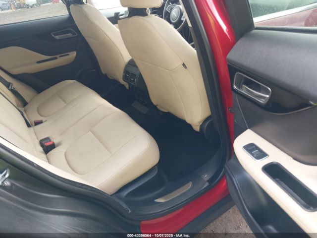 2019 JAGUAR F-PACE SADCJ2FX4KA354342 Photo 7