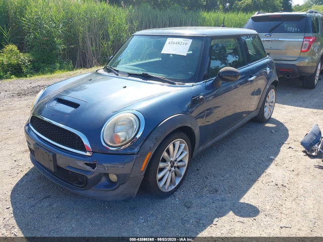 2011 MINI COOPER S WMWSV3C59BTY10180 Photo 1
