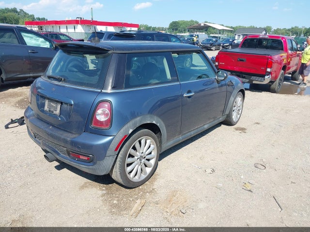 2011 MINI COOPER S WMWSV3C59BTY10180 Photo 3