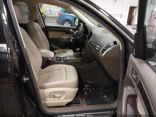 2014 AUDI Q5 HYBRID WA1C8AFP2EA060180 Photo 4