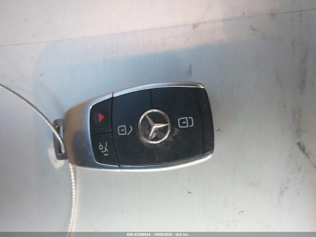 43396544 :رقم المزاد ، WDDWF8DB1KR516083 vin ، 2019 Mercedes-benz C 300 مزاد بيع