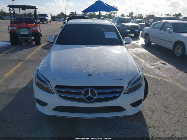 43396544 :رقم المزاد ، WDDWF8DB1KR516083 vin ، 2019 Mercedes-benz C 300 مزاد بيع
