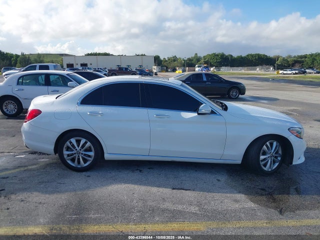 43396544 :رقم المزاد ، WDDWF8DB1KR516083 vin ، 2019 Mercedes-benz C 300 مزاد بيع