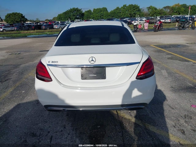 43396544 :رقم المزاد ، WDDWF8DB1KR516083 vin ، 2019 Mercedes-benz C 300 مزاد بيع