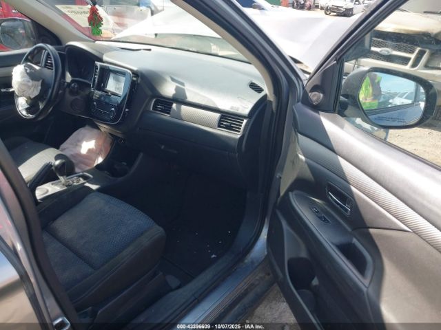 2016 MITSUBISHI OUTLANDER JA4AD3A30GZ017089 Photo 4