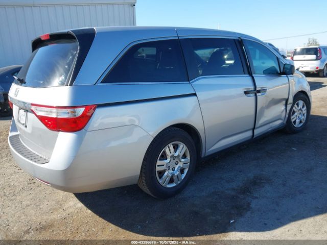 2011 HONDA ODYSSEY 5FNRL5H24BB044797 Photo 3
