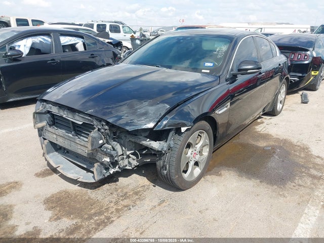 2018 JAGUAR XE SAJAR4FX0JCP33432 Photo 1