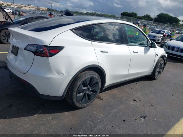 2024 TESLA MODEL Y 7SAYGDED0RF112915 Photo 3