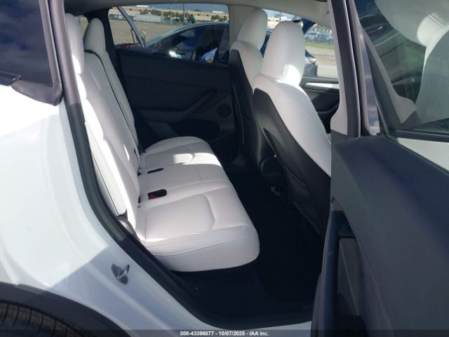2024 TESLA MODEL Y 7SAYGDED0RF112915 Photo 7