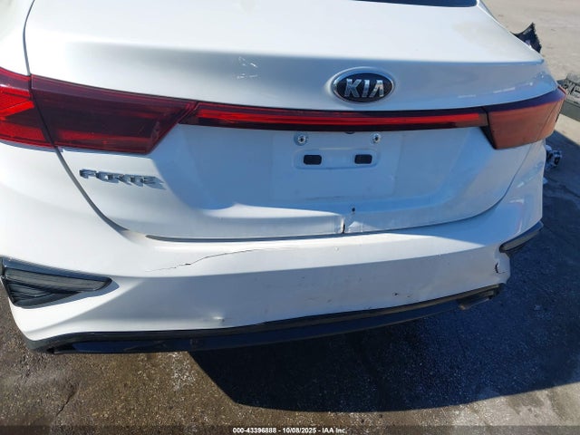 Продажа на аукционе авто 2021 Kia Forte Lxs, vin: 3KPF24AD0ME305458, номер лота: 43396888