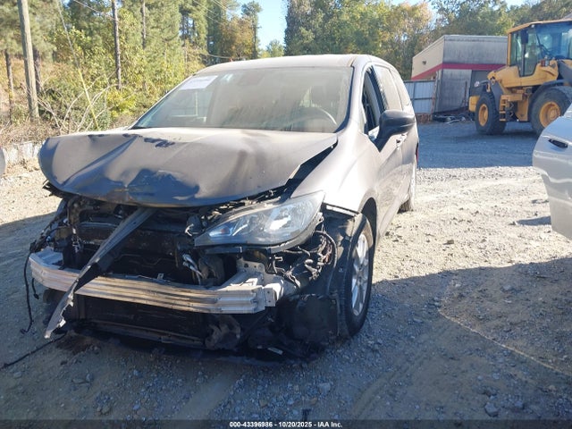 2023 CHRYSLER VOYAGER 2C4RC1CG7PR530107 Photo 1