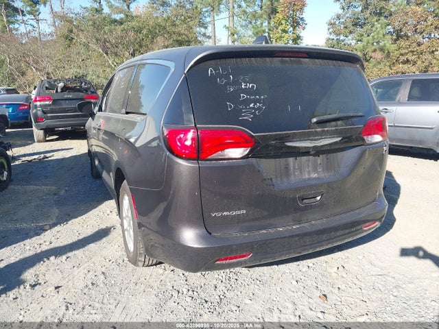 2023 CHRYSLER VOYAGER 2C4RC1CG7PR530107 Photo 2