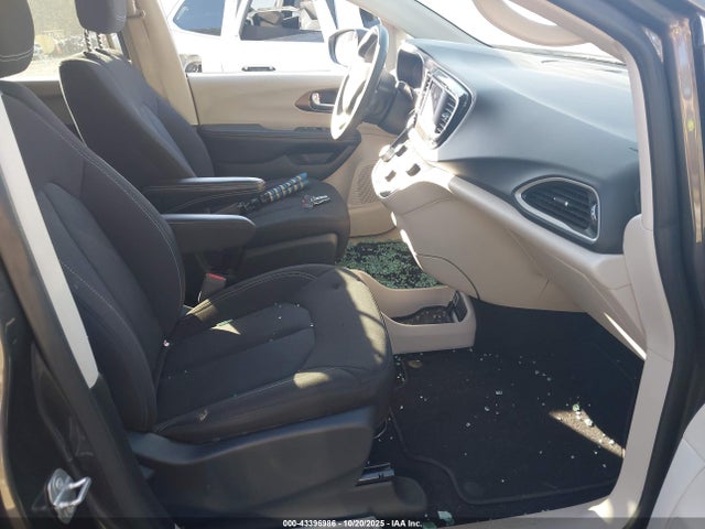 2023 CHRYSLER VOYAGER 2C4RC1CG7PR530107 Photo 4